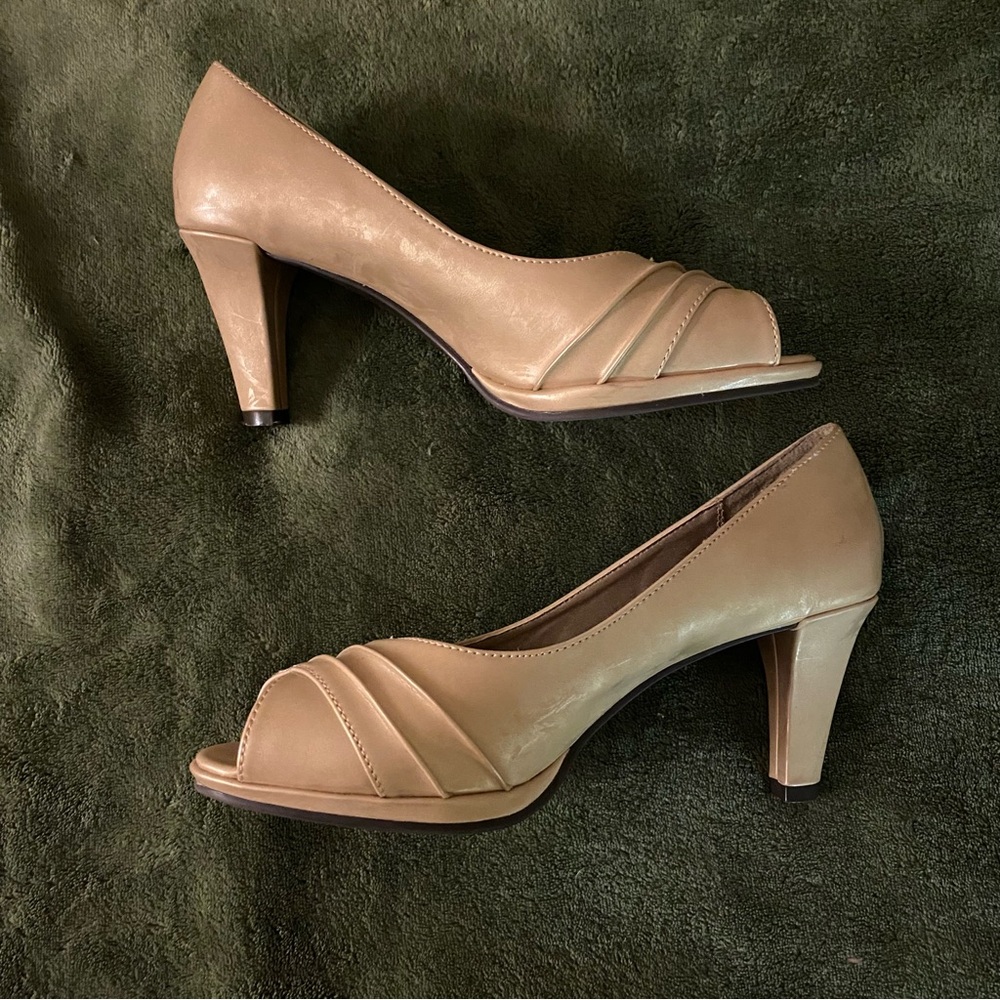 Tan heels